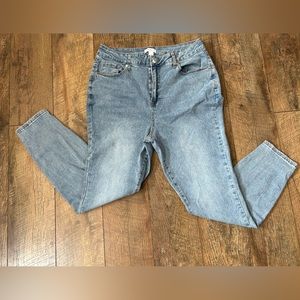 Light washed Forever 21 Contouring Jeans